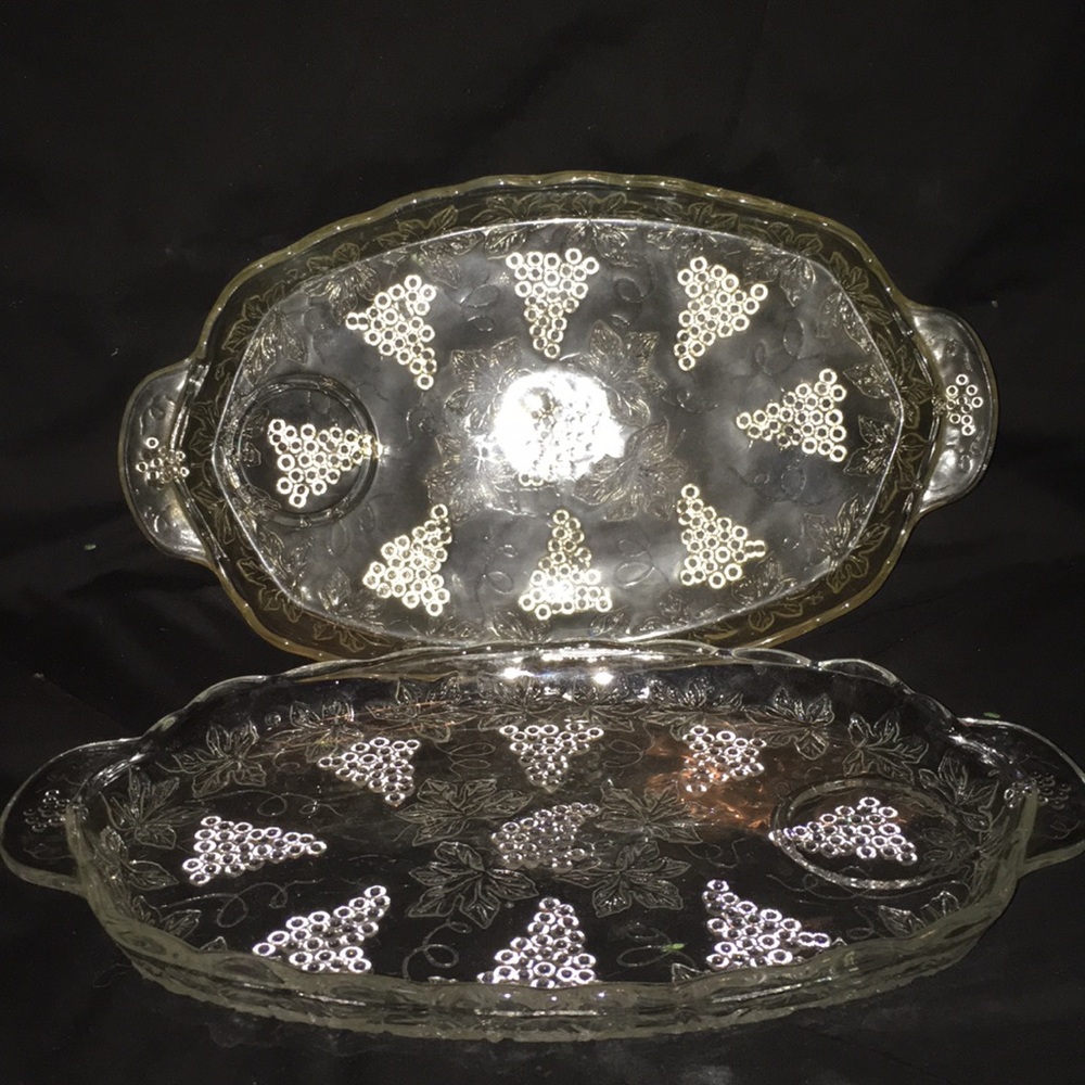 Matching veggie trays